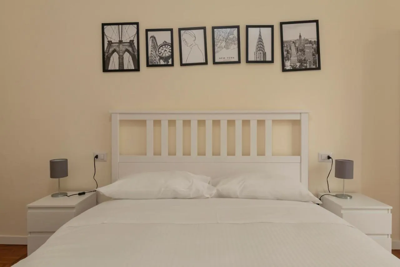 Apartament Joivy Modern 2Bed Flat With Balcony, 250M From M5 Foppa And M2 Sant'Agostino Mediolan Włochy