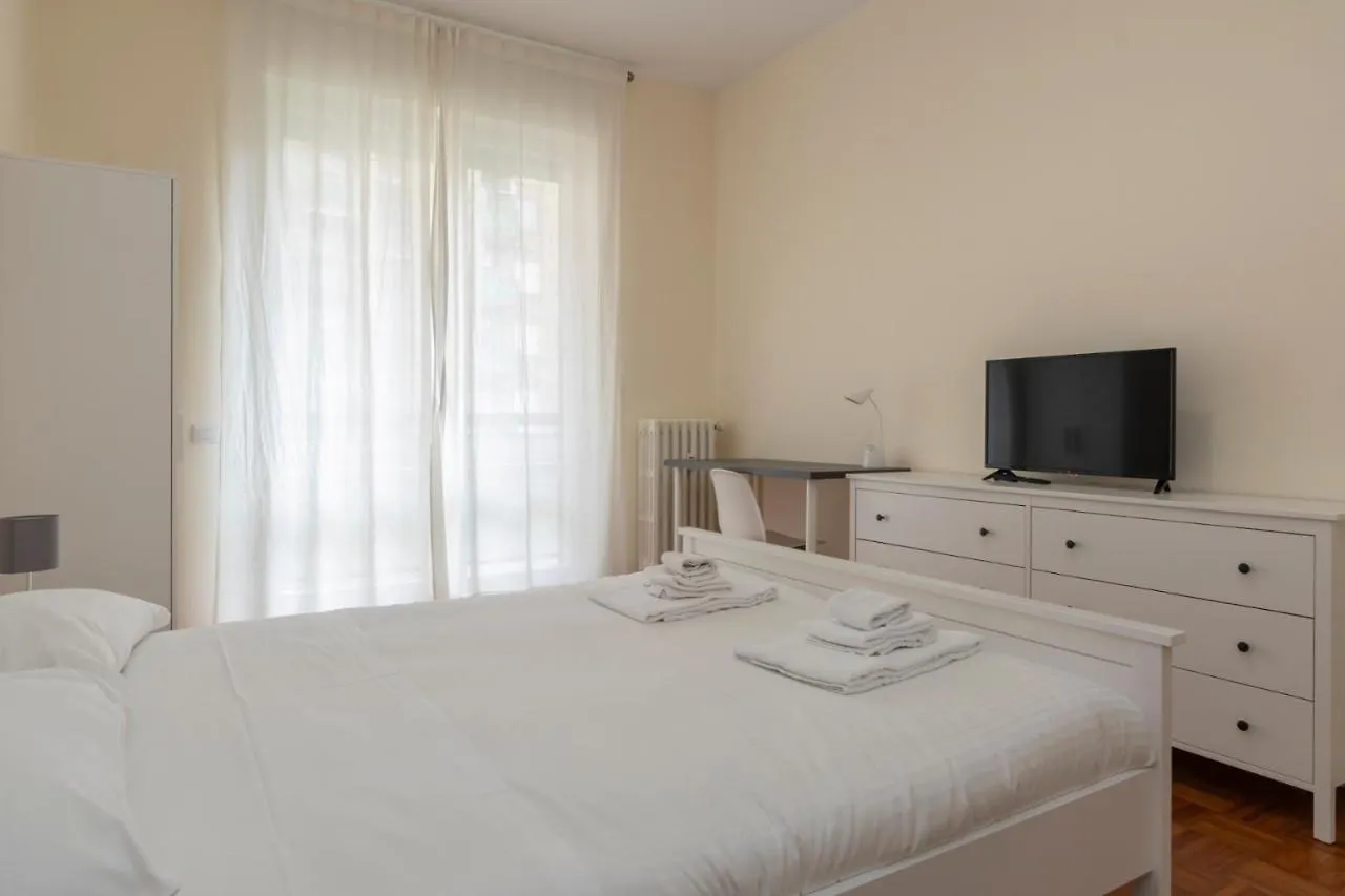 דירות מילאנו Joivy Modern 2Bed Flat With Balcony, 250M From M5 Foppa And M2 Sant'Agostino