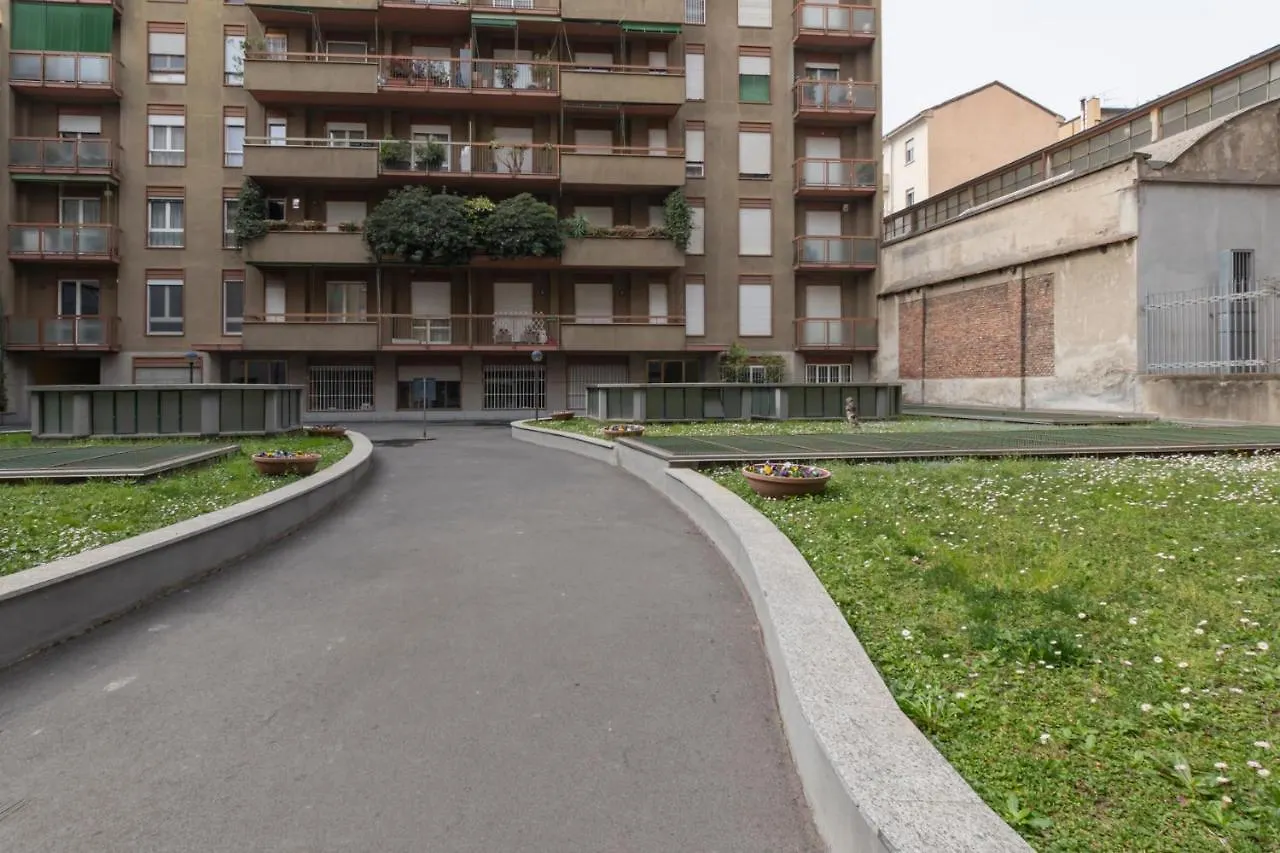 Joivy Modern 2Bed Flat With Balcony, 250M From M5 Foppa And M2 Sant'Agostino Apartment Milan 0*,  Italy