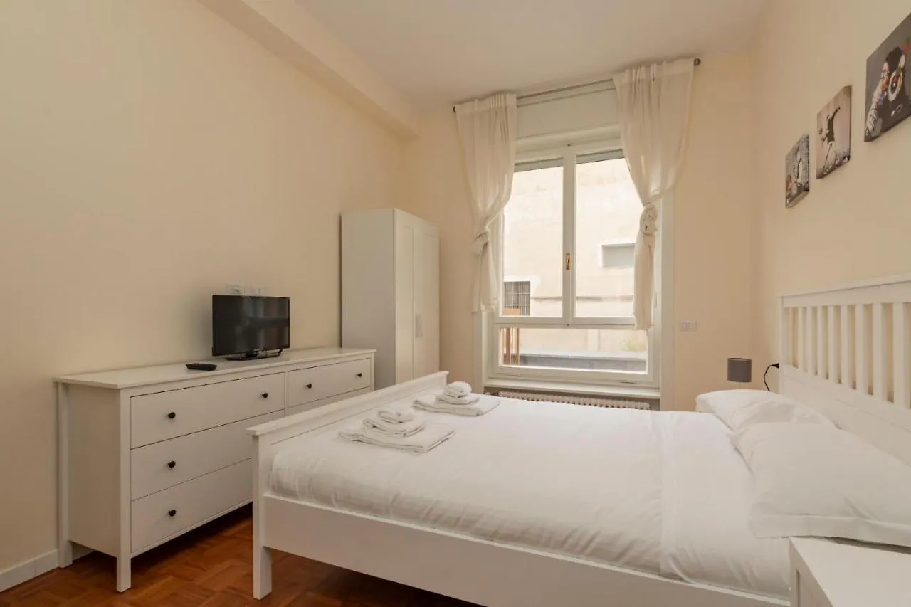 Joivy Modern 2Bed Flat With Balcony, 250M From M5 Foppa And M2 Sant'Agostino Apartment Milan 0*,  Italy