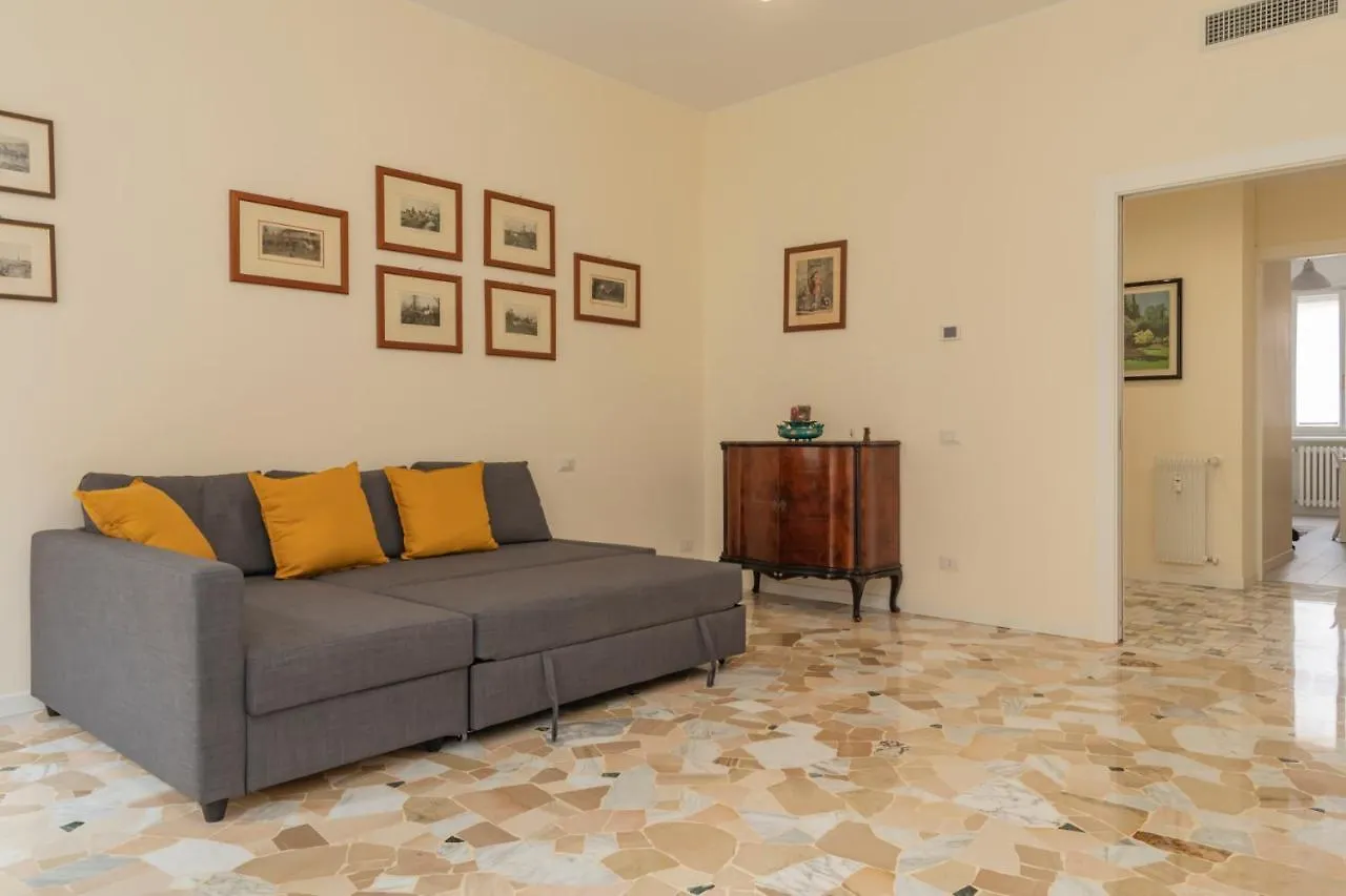 Joivy Modern 2Bed Flat With Balcony, 250M From M5 Foppa And M2 Sant'Agostino Apartment Milan Italy