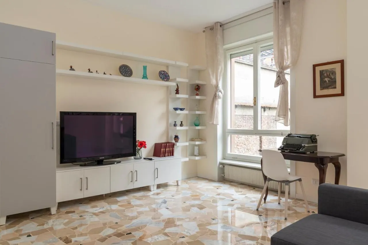 Joivy Modern 2Bed Flat With Balcony, 250M From M5 Foppa And M2 Sant'Agostino Apartment Milan