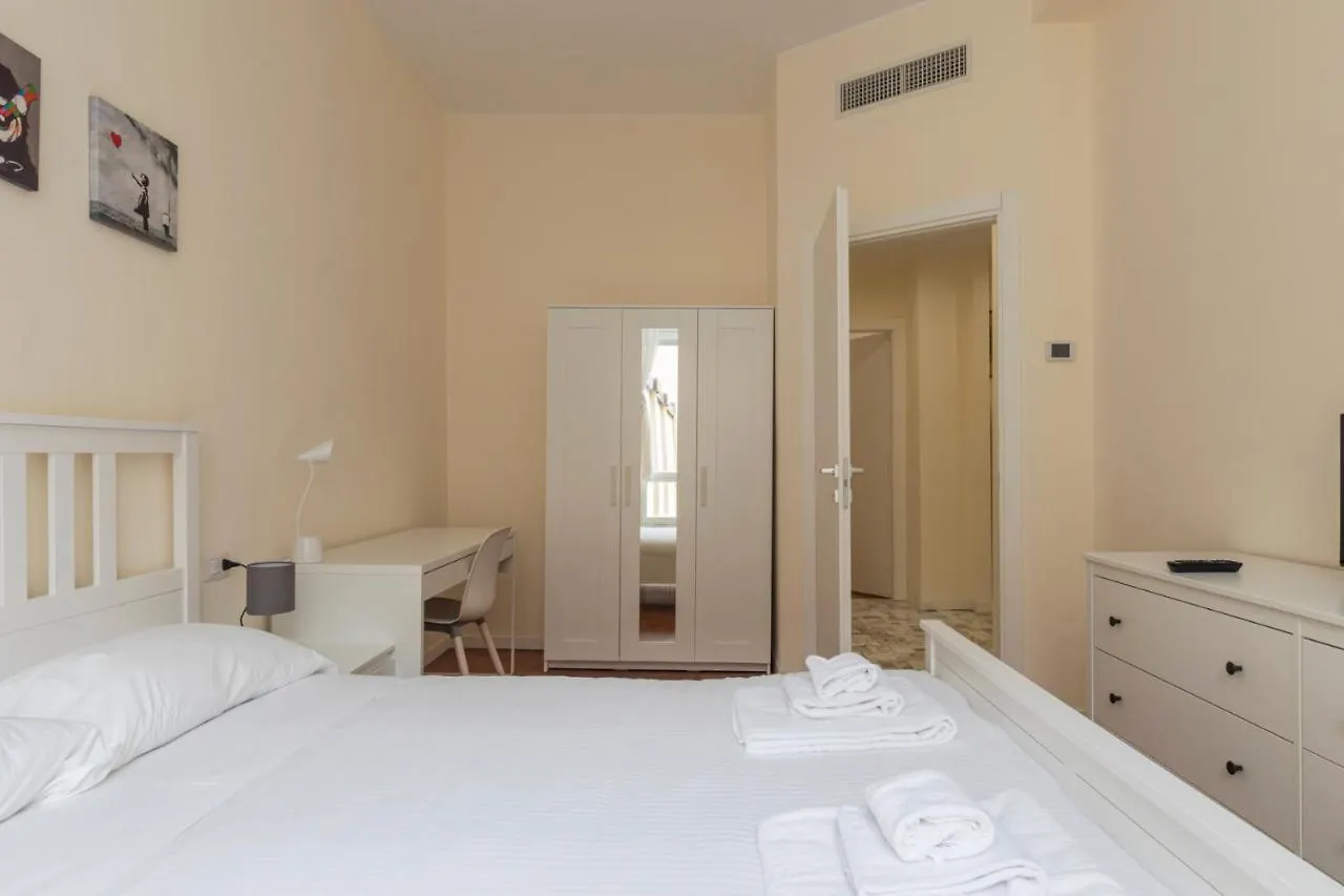 Joivy Modern 2Bed Flat With Balcony, 250M From M5 Foppa And M2 Sant'Agostino Apartment Milan