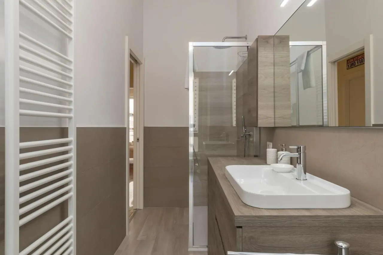 Joivy Modern 2Bed Flat With Balcony, 250M From M5 Foppa And M2 Sant'Agostino Apartment Milan Italy