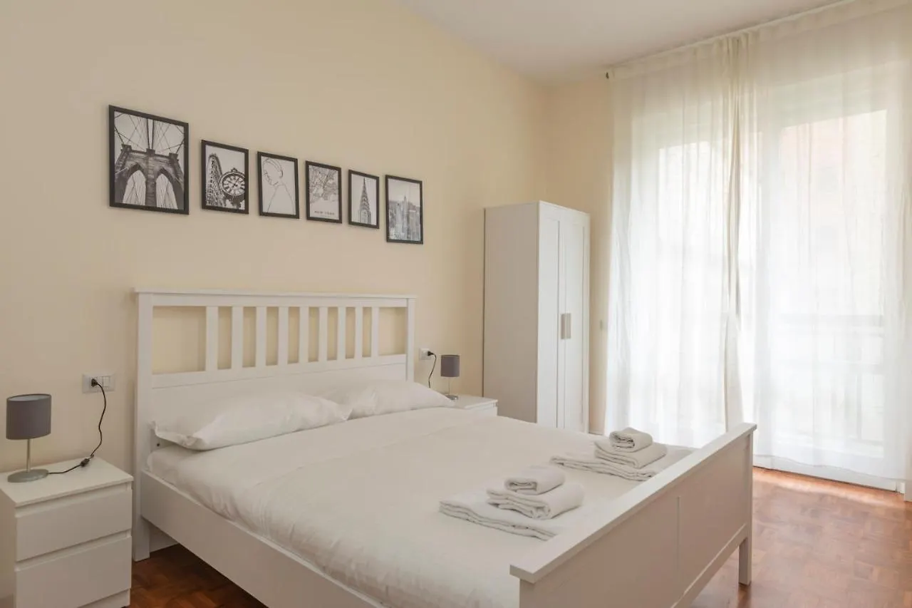 Joivy Modern 2Bed Flat With Balcony, 250M From M5 Foppa And M2 Sant'Agostino Apartment Milan 0*,